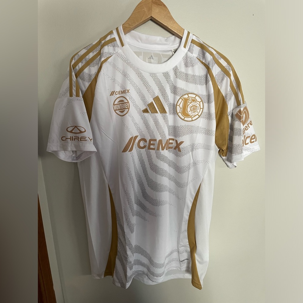 Adidas UANL Tigres 3rd Third 2024/25 Soccer Jersey Wihte Gold Size Medium IV6100